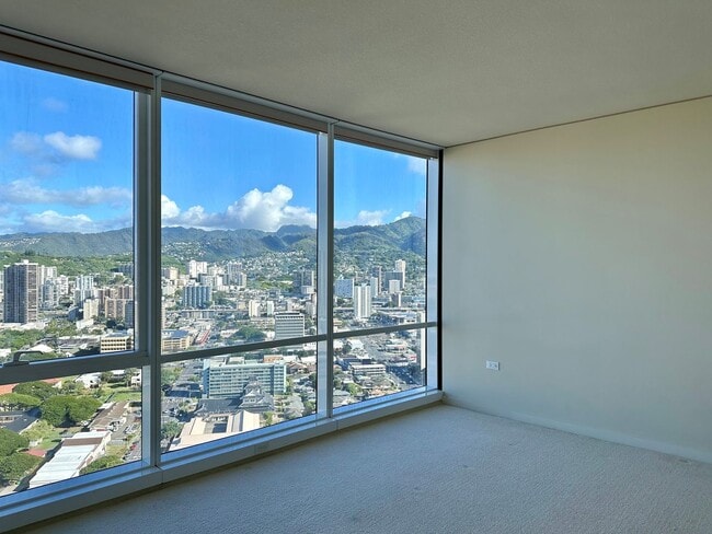 Photo - Moana Pacific West Tower 1BR/1BA/1PK