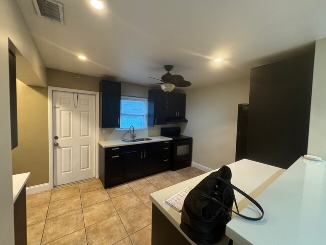 Photo - 401 SW 10th Ter