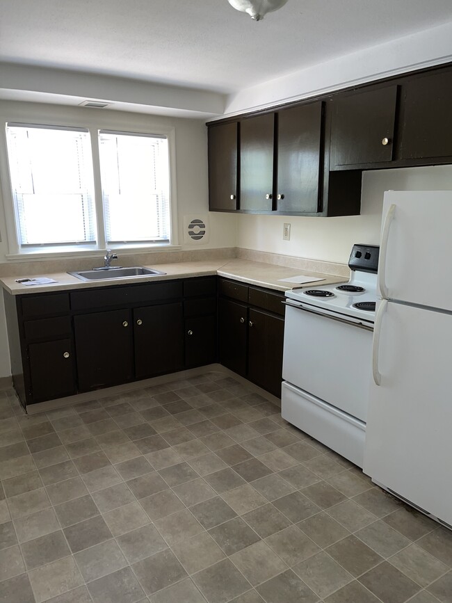 Building Photo - 340 Park Ave Unit C Rental