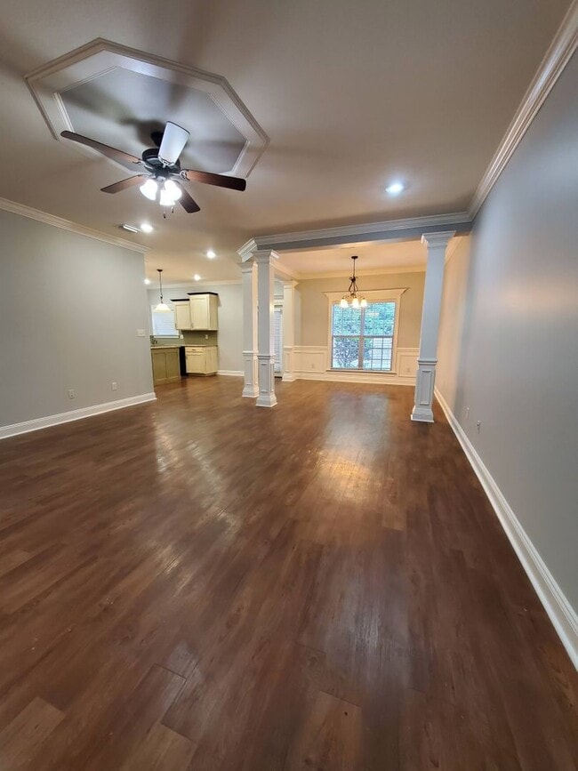Photo - Modern Elegance in the Vineyards: 3-Bedroom Home with Granite Countertops, Wood Floors, and Priva...