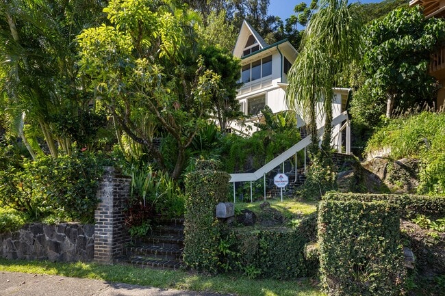 Building Photo - 3270 Huelani Dr