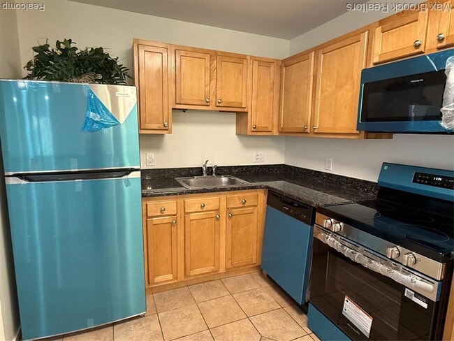 Photo - 6560 Ridgefield Cir Unit 104