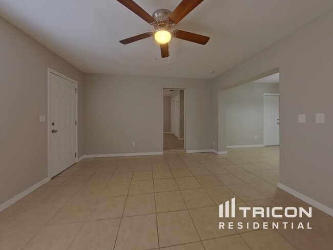 Photo - 1569 Lotus Path