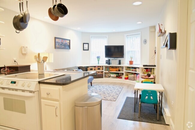 Building Photo - 97 E Brookline St Unit 9 Rental