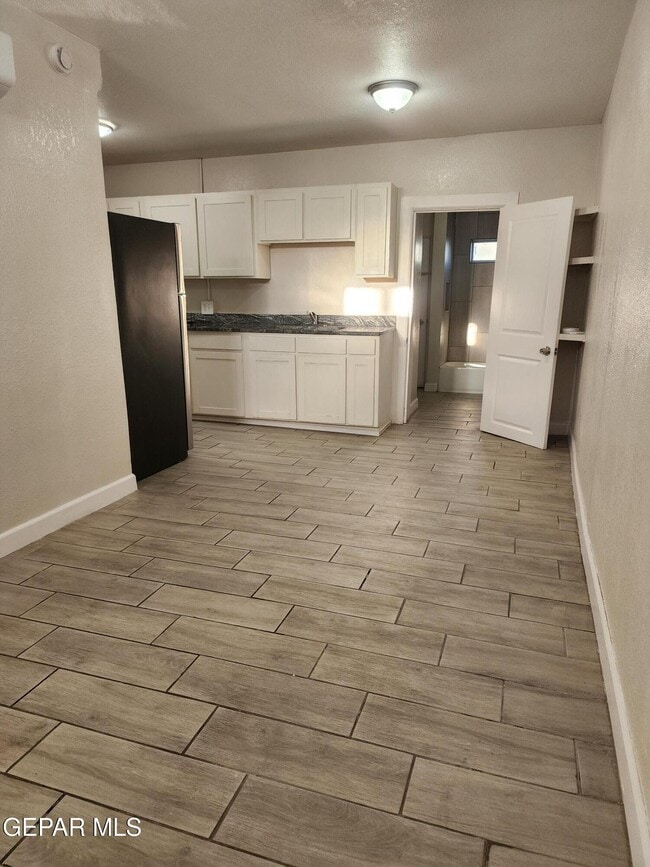 Photo - 2300 Bassett Ave Unit 3