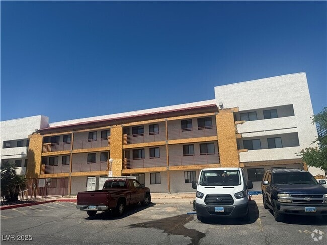 Building Photo - 1381 E University Ave. Unit 312 Rental