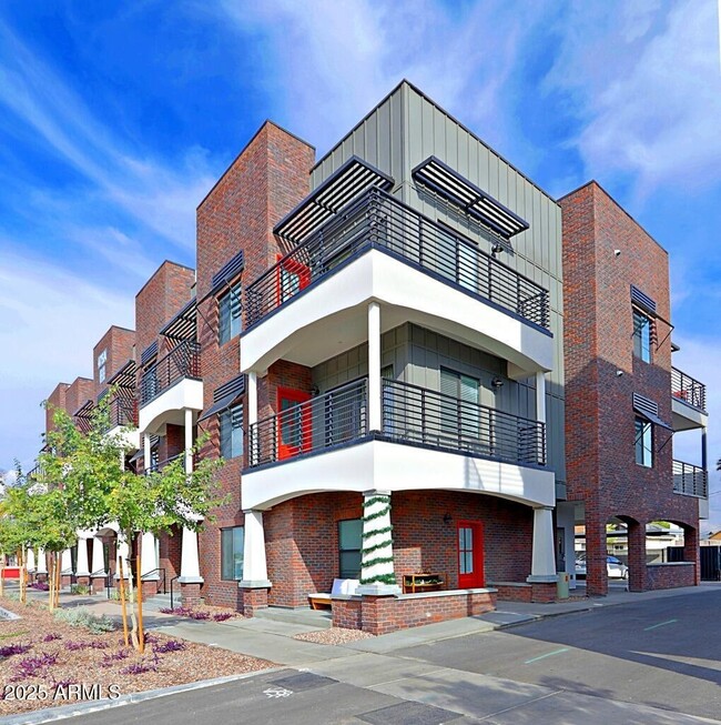 Building Photo - 475 N 9th St Unit 311 Rental