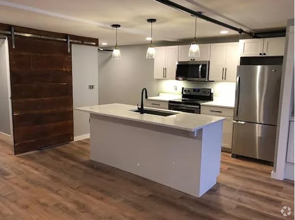 Building Photo - 438 Fore St Unit 3A Rental