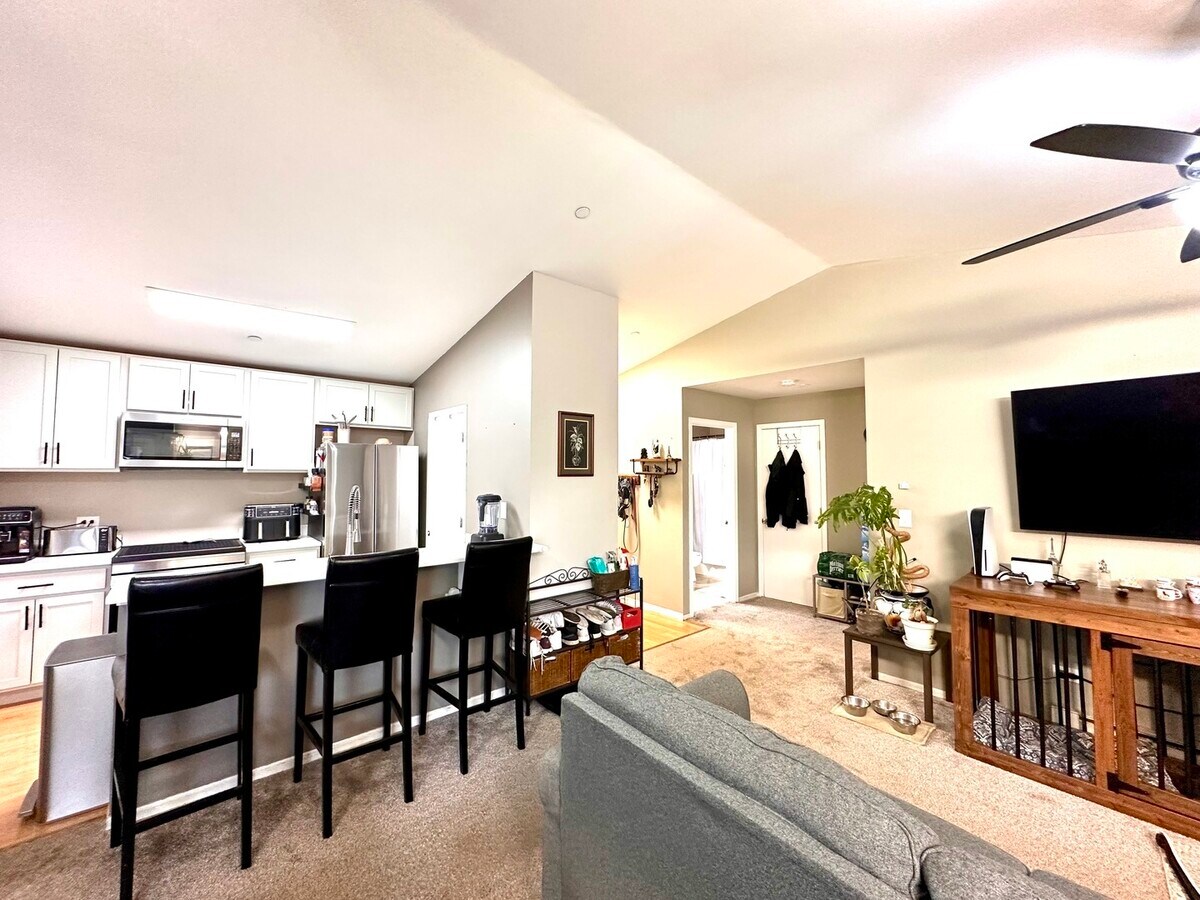 Photo - 1384 Cunat Ct Unit 2C