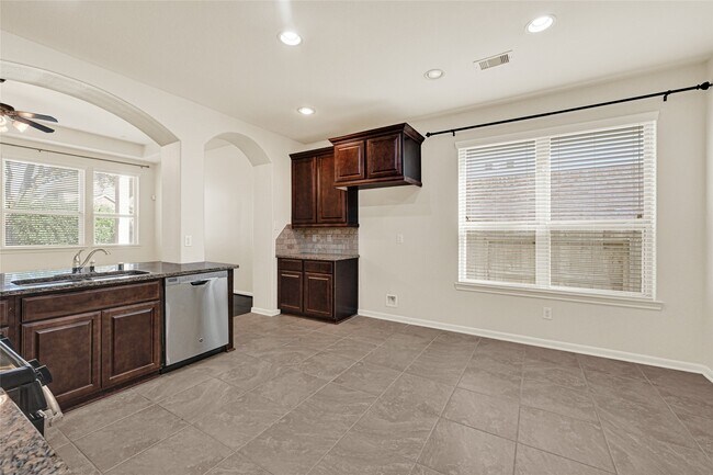 Building Photo - 4943 Ginger Bluff Trail