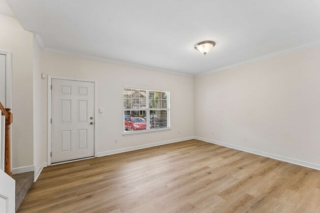 Photo - 553 Rosedale Ave