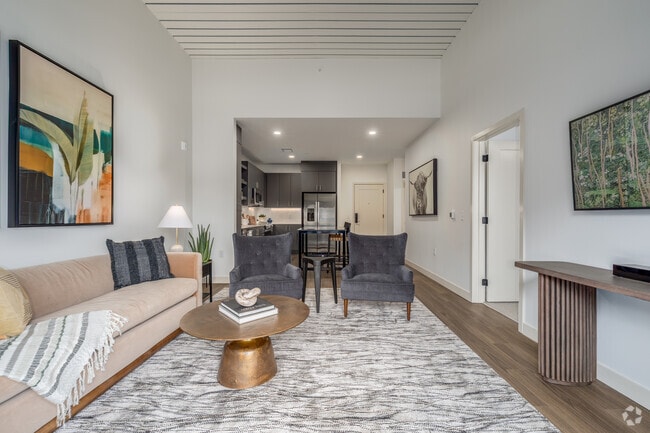 1BR, 1BA - 711SF - Living Room - The Wade