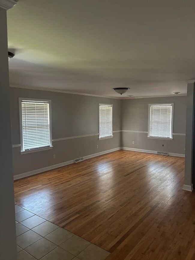 Photo - 102 E C St