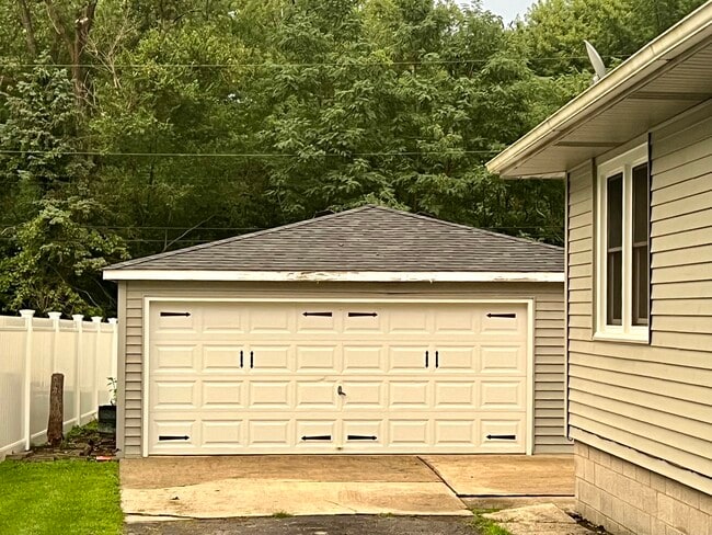 Photo - 7767 Montana St