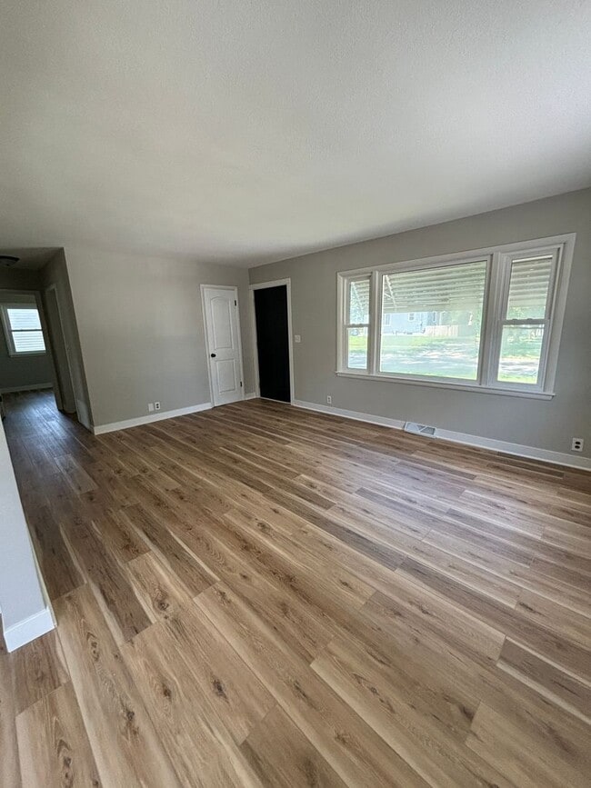 Photo - 3 bedroom, 1 bath house for rent right by Kittrell Elementary School!