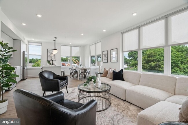 Building Photo - 139 W Chelten Ave Unit 411