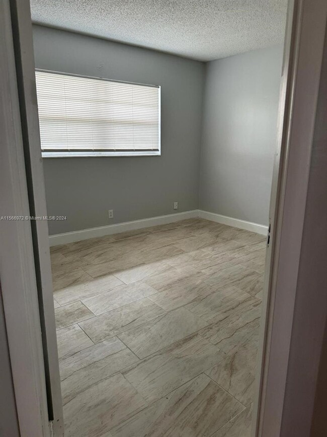 Photo - 5000 NW 36th St Unit 402