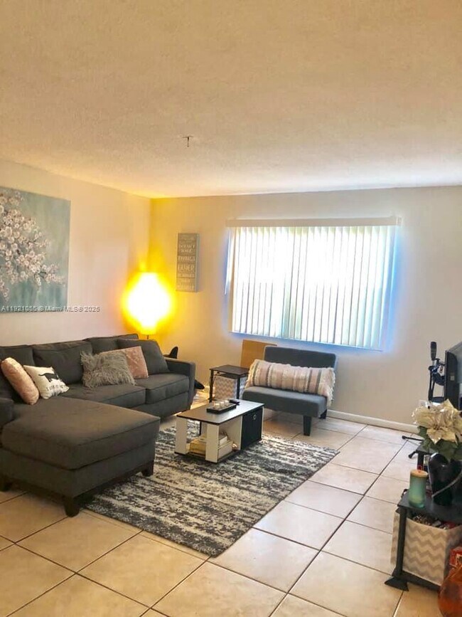 Photo - 2521 Pierce St Unit 1