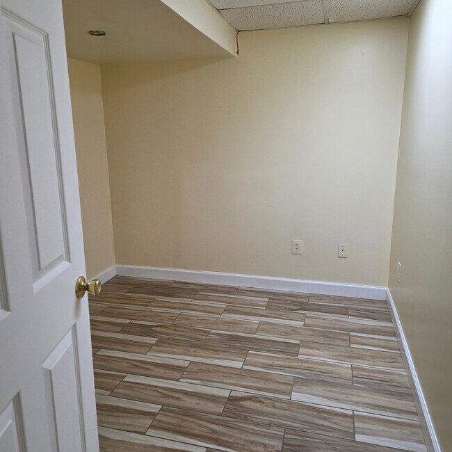 Photo - 11913 Seven Locks Rd Unit Accessory Apartment