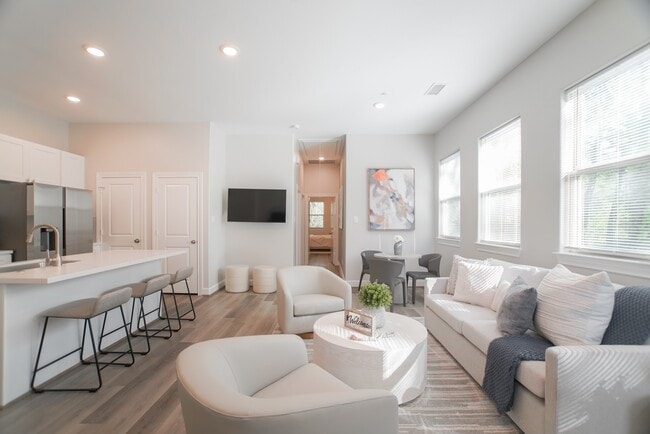 Building Photo - 504 Nursery Rd Unit 3206