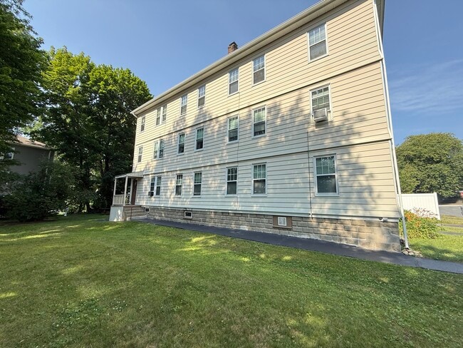 Photo - 96 Courtland St Unidad 3