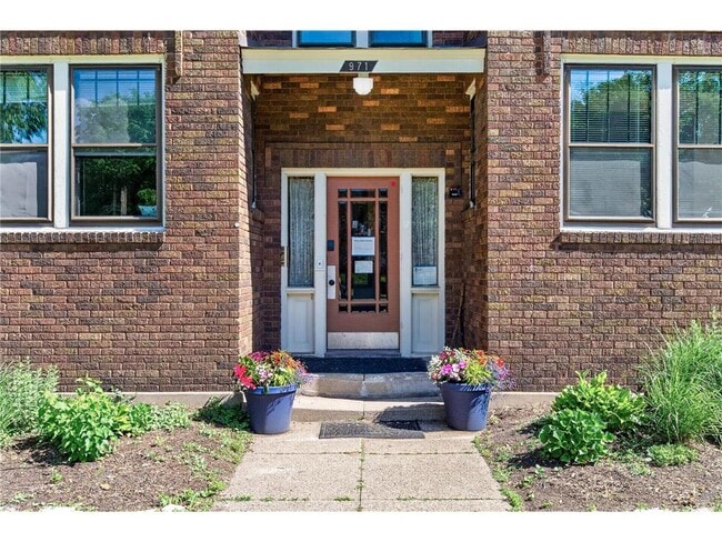 Photo - 971 Goodrich Ave