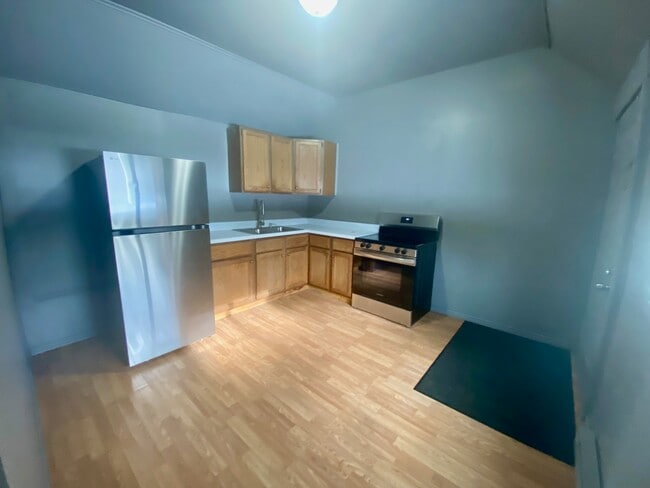 Building Photo - 170 Perthshire Dr Unit A Rental