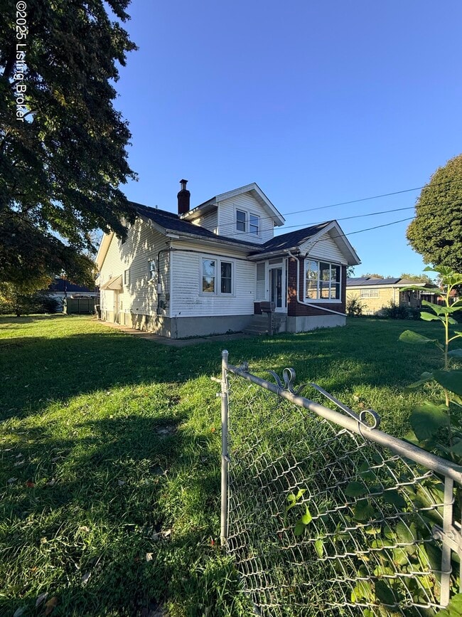 Building Photo - 1620 Sale Ave