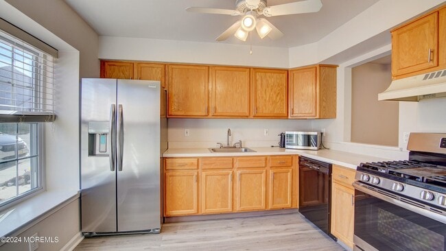 Photo - 27 Haverford Ct