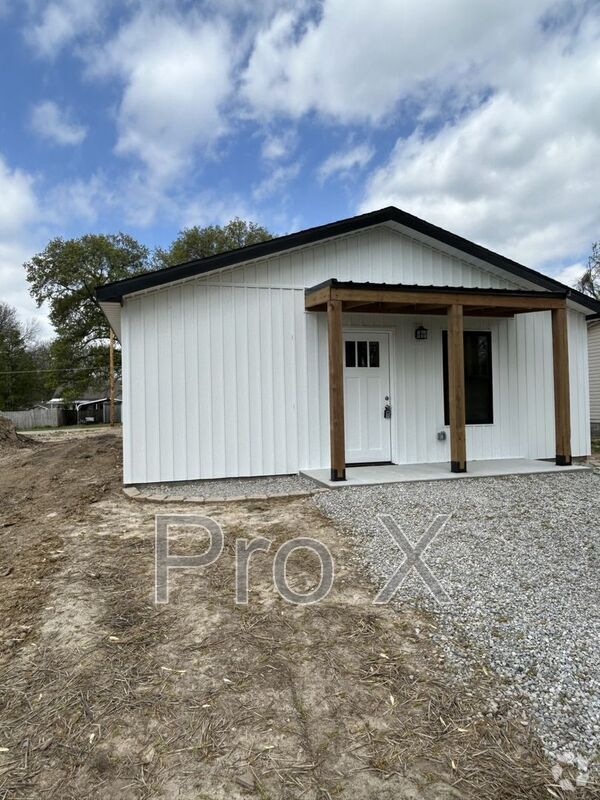 Building Photo - 1118 W 1st St Rental