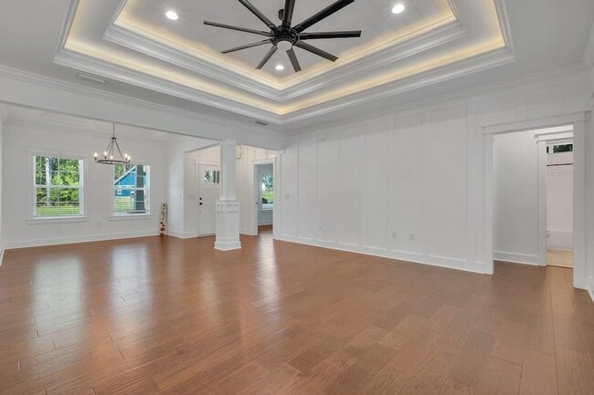 Photo - 362 Creekside Ct