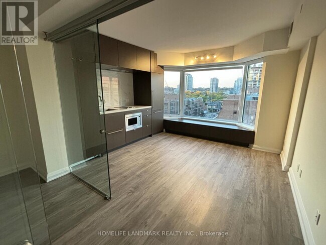 Photo - 155 Yorkville Ave Unit 901