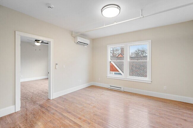 Photo - 702 20th St Unidad 302