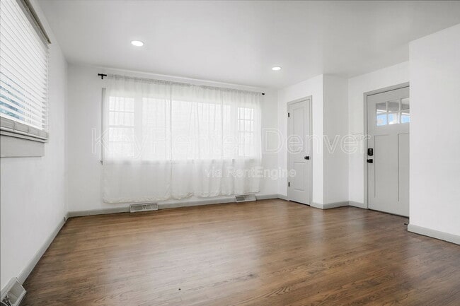 Photo - 741 S Wolff St
