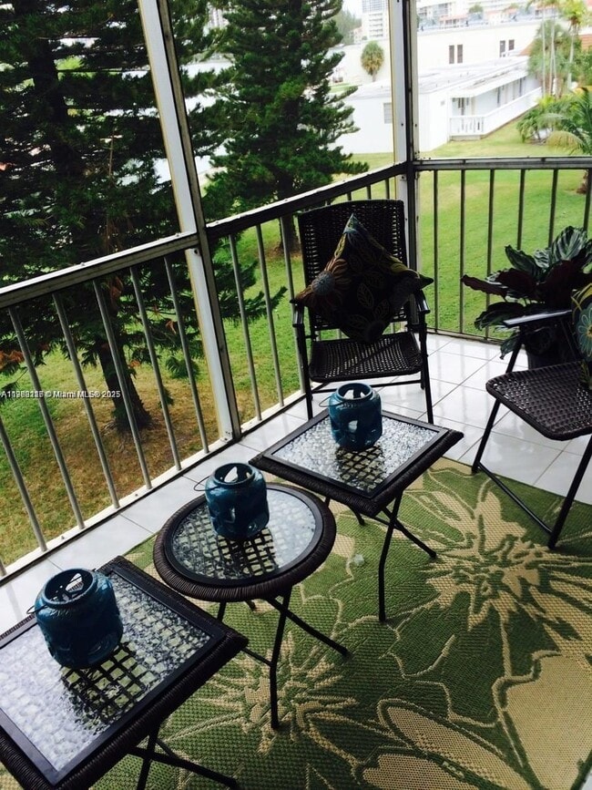 Building Photo - 2905 Point E Dr Unit L312