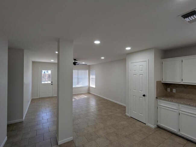 Photo - 210 Stone Gate Dr