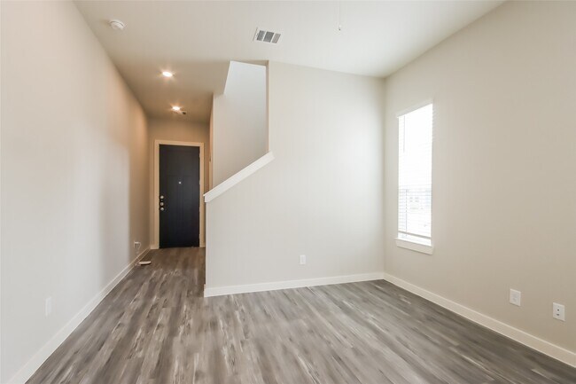 Photo - 9835 Willow Creek Commerce Dr