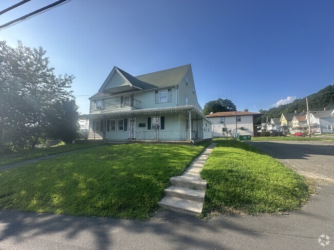 Building Photo - 226 Maple St Unit 1W Rental