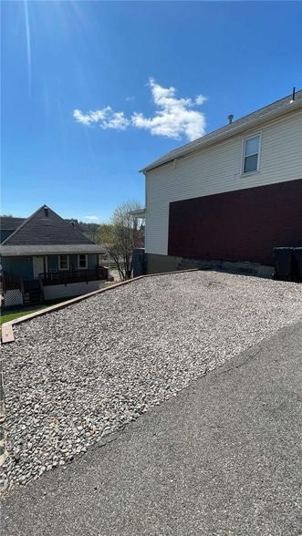 Building Photo - 424 W 7th Ave Unit 1