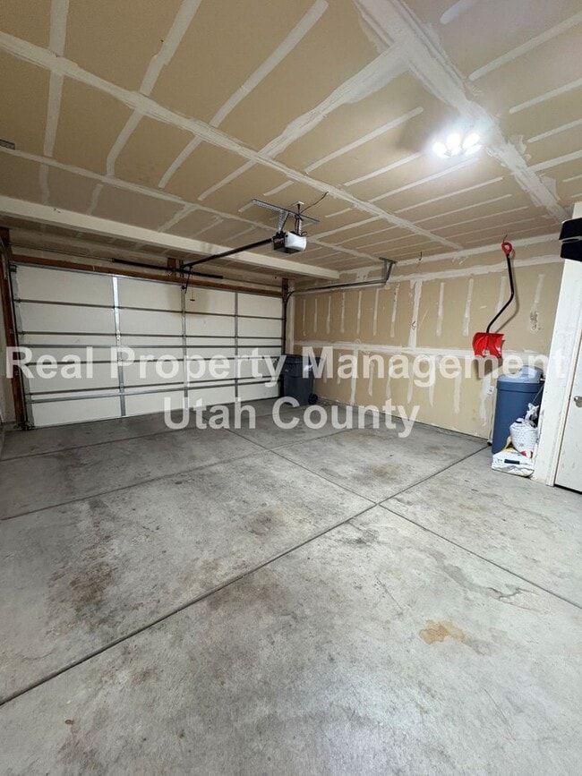 Photo - Beautiful townhome in Pleasant Grove