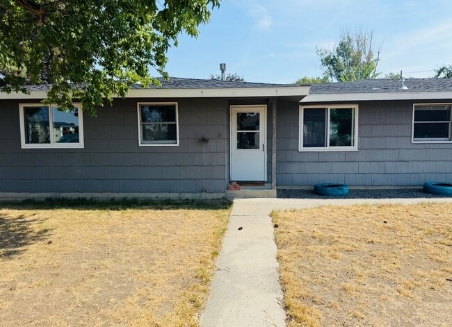 1245 Cody Dr