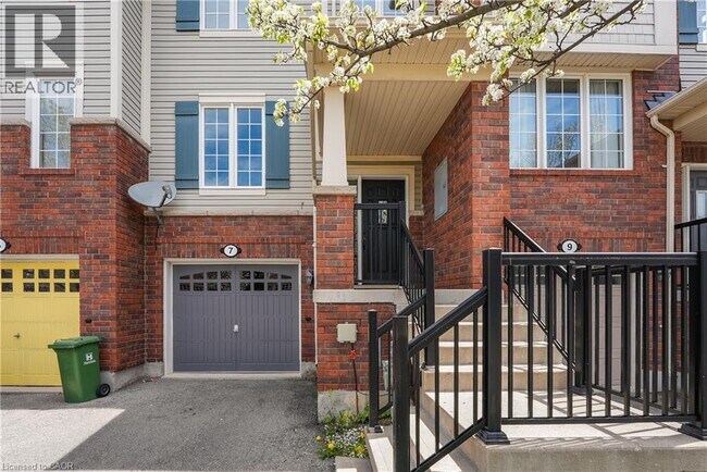 Photo - 7 Hepworth Cres