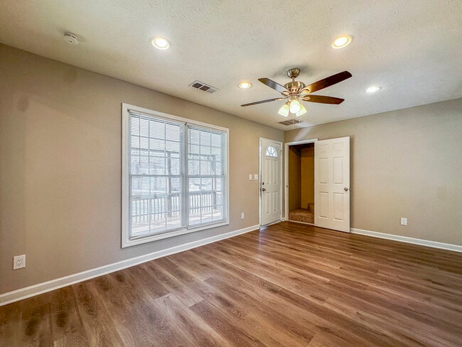 Photo - 7065 Merrywood Dr