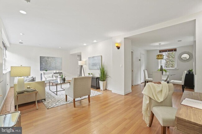 Photo - 2737 Devonshire Pl NW Unit 26