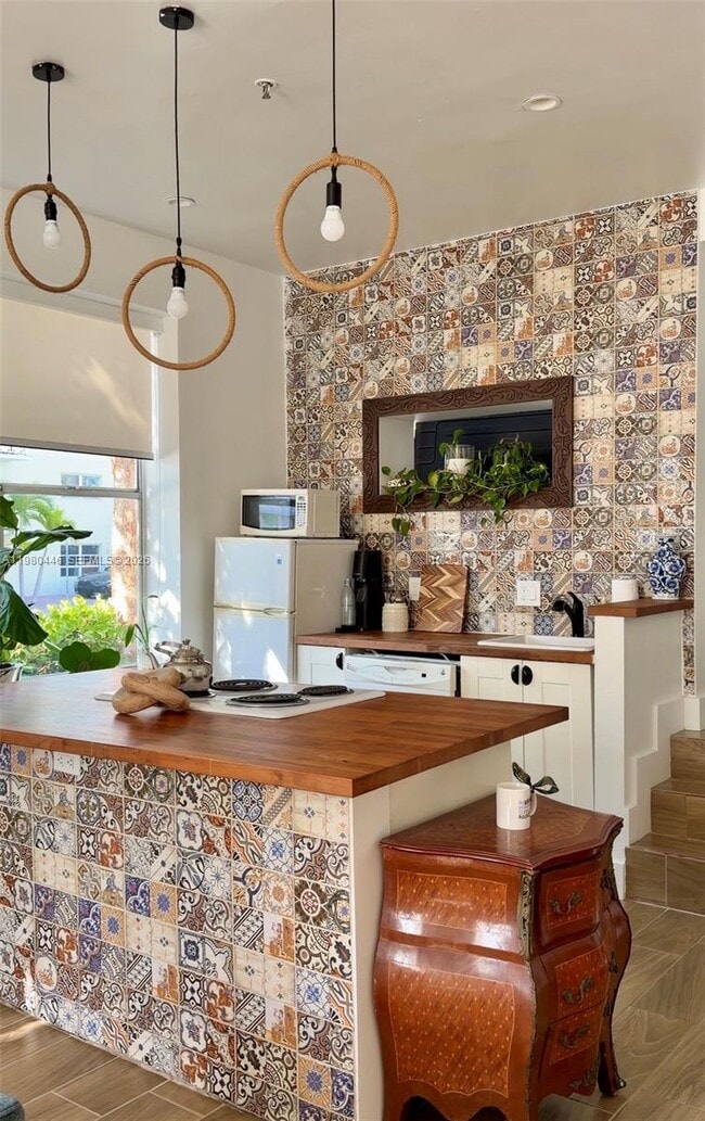 Building Photo - 1502 Jefferson Ave Unit 108