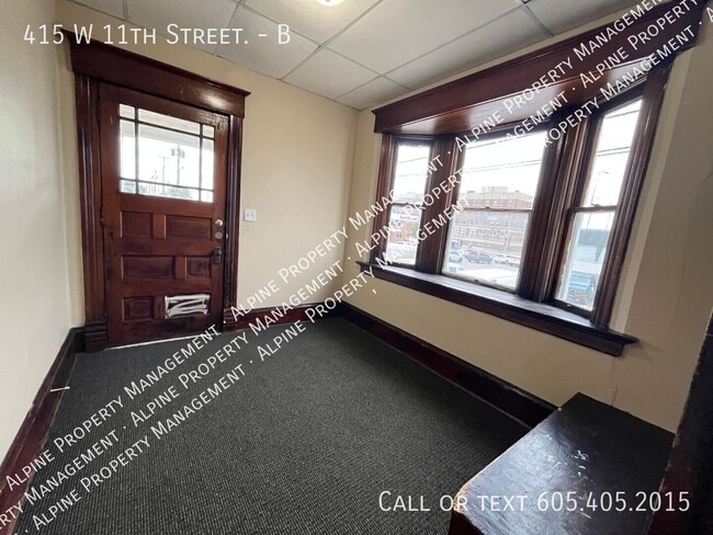 Photo - 415 W 11th St Unit B