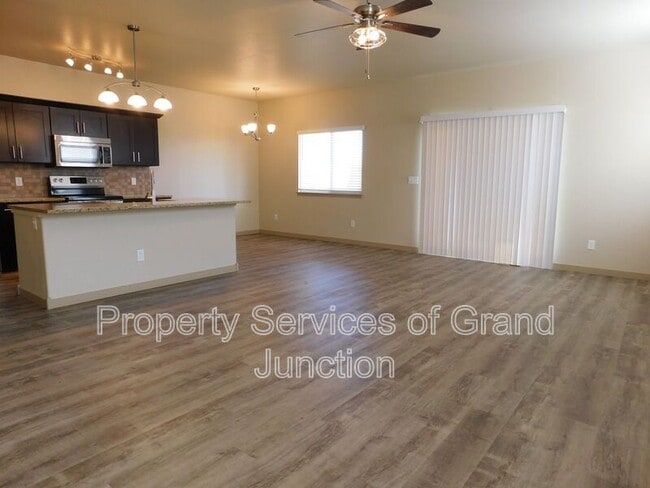 Photo - 590 Treviso Ct