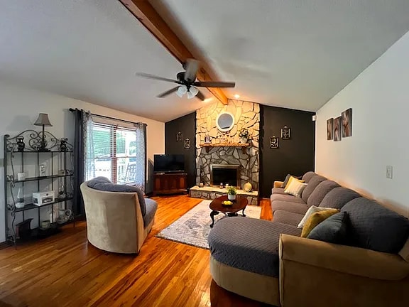 Photo - 1631 Warwick Ct