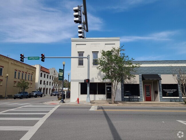 Building Photo - 101 N Jefferson St Rental