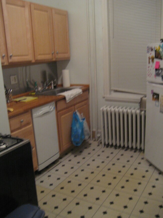 Photo - 745 S 4th St Unidad 2nd flr -HEAT INCLUDED